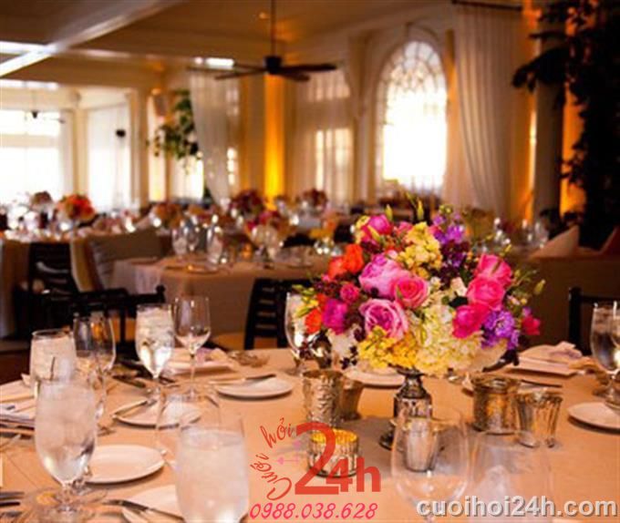 Dịch vụ cưới hỏi 24h trọn vẹn ngày vui chuyên trang trí nhà đám cưới hỏi và nhà hàng tiệc cưới | Hoa để bàn 20